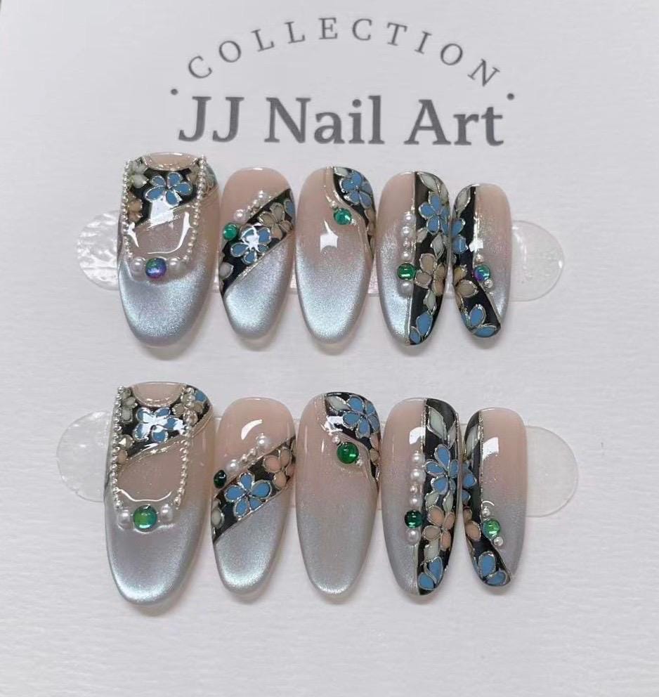 Handmade Vintage Dress Press On Nails: Reusable Custom Shape Set