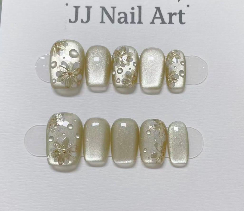 Crystal Petals Cat Eye Press On Nails: Reusable Custom Shape Set