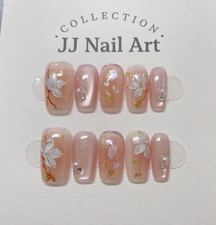 Handmade Silver Flowers Cat Eye Press On Nails: Reusable Set
