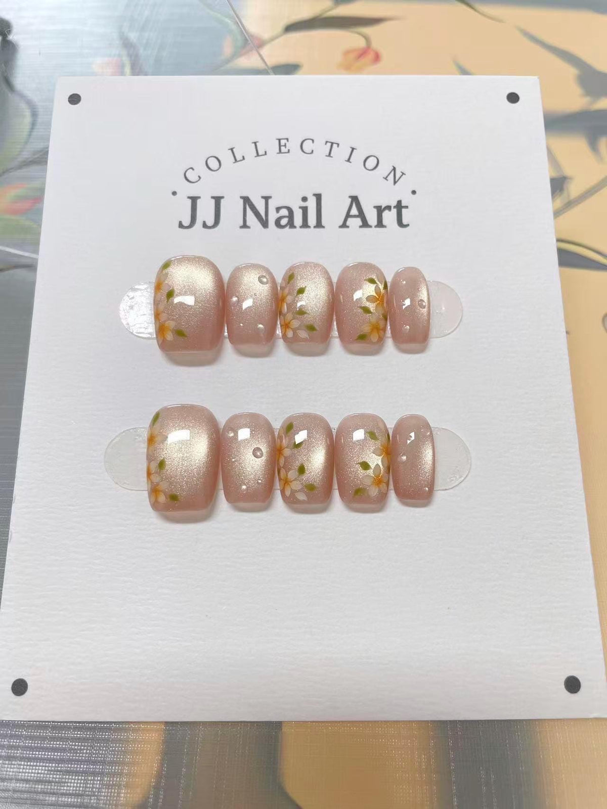 Handmade Yellow Flowers Cat Eye Press On Nails: Reusable Nail Set