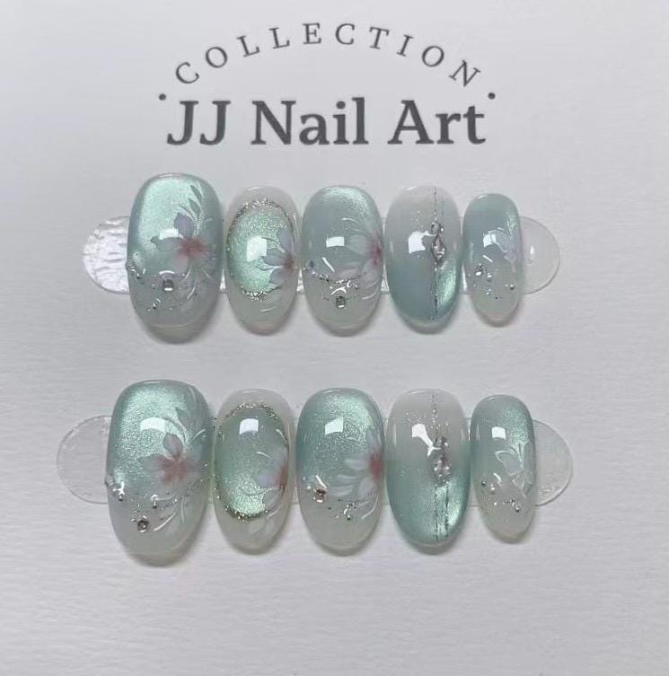 Hand Painted Crystal Nlue Cat Eye Petals Press On Nails: Reusable Set