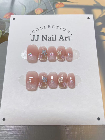 Handmade Pearlescent Tips Petals Press On Nails: Reusable Set
