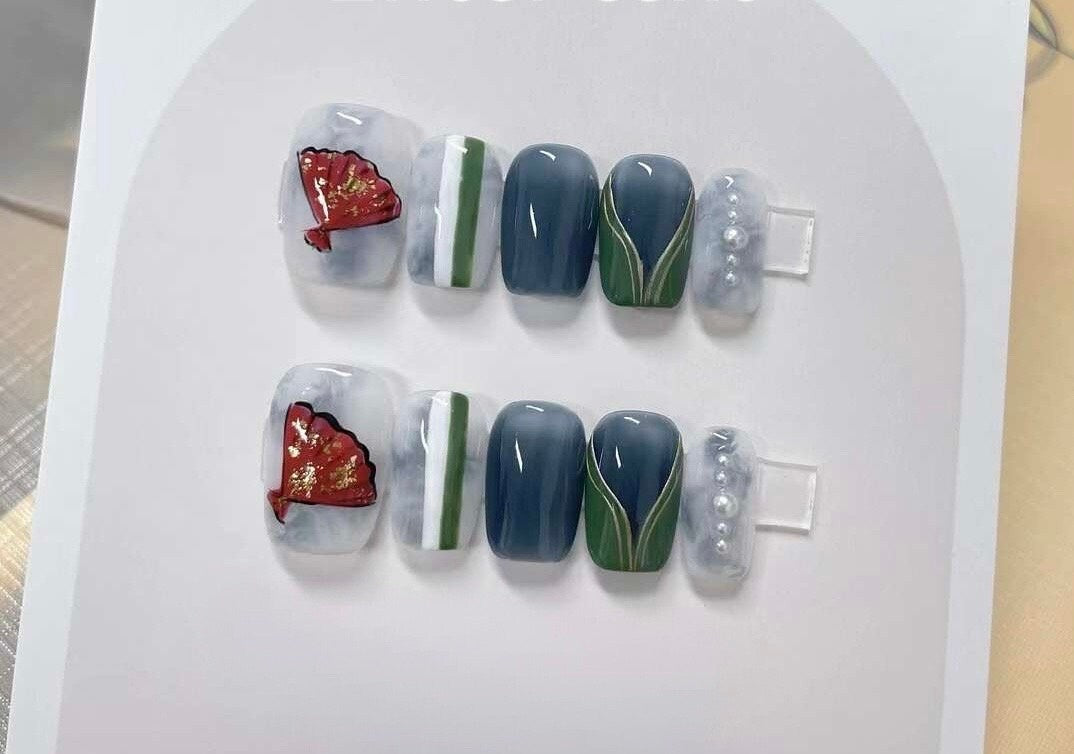 Handmade Iridescent Press On Nails: Reusable Gel Faux Nails