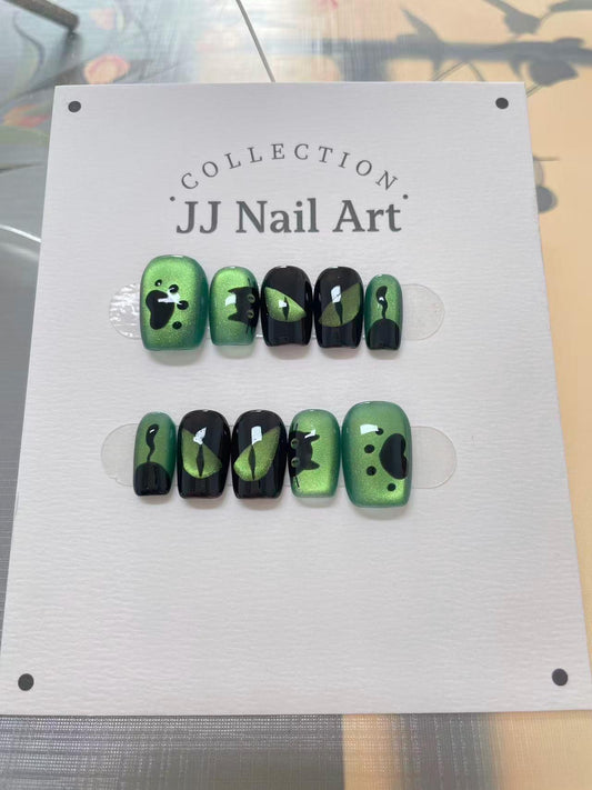 Handmade Cat Eyes Press On Nails: Reusable Set
