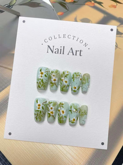 Handmade Floral Press On Nails: Elegant Reusable False Nails