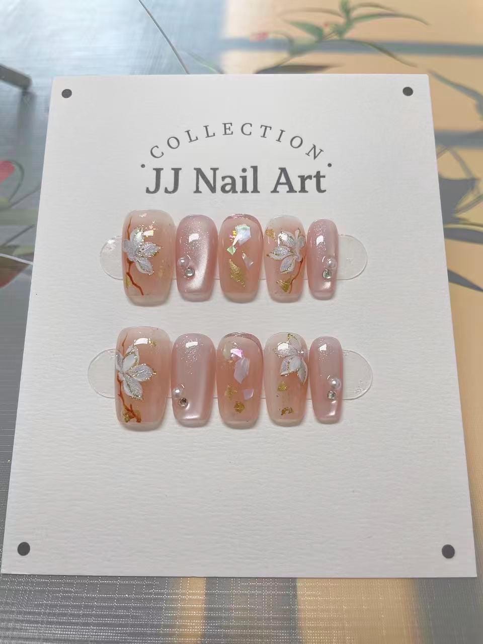 Handmade Silver Flowers Cat Eye Press On Nails: Reusable Set