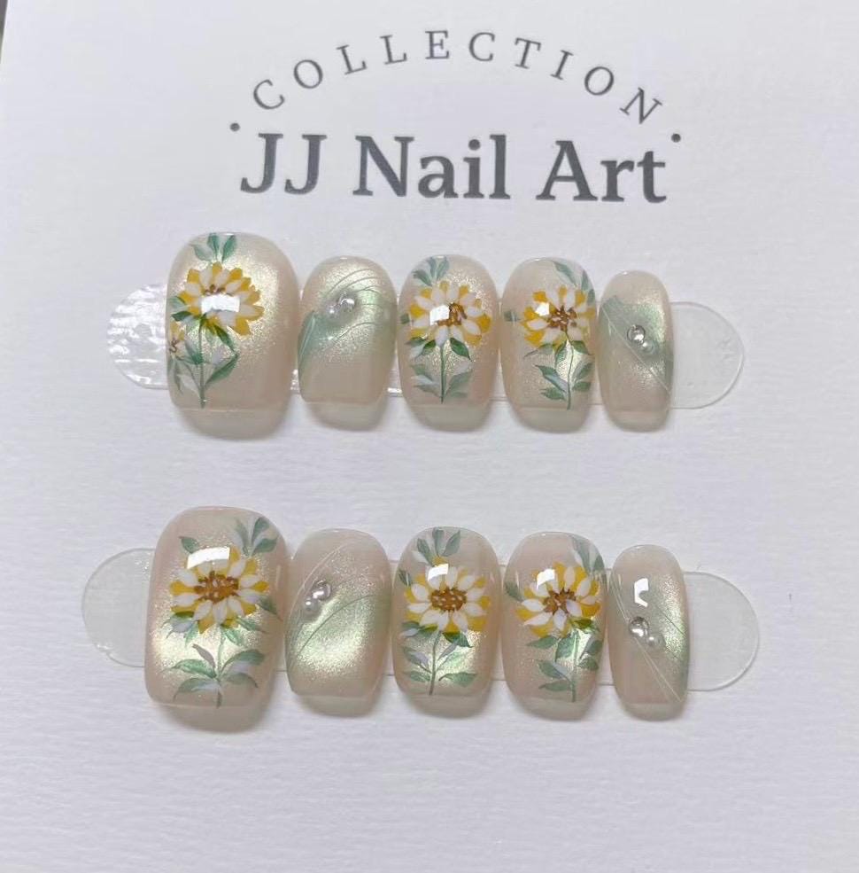 Sun Flowers Cat Eye Press On Nails: Custom Shape Reusable Set