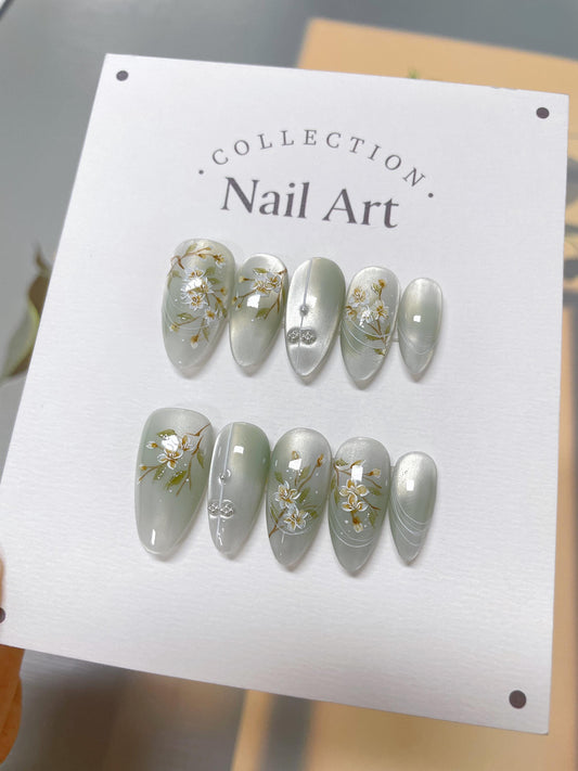 Blooming White Flowers Press On Nails: Hand Painted Reusable Faux Nails