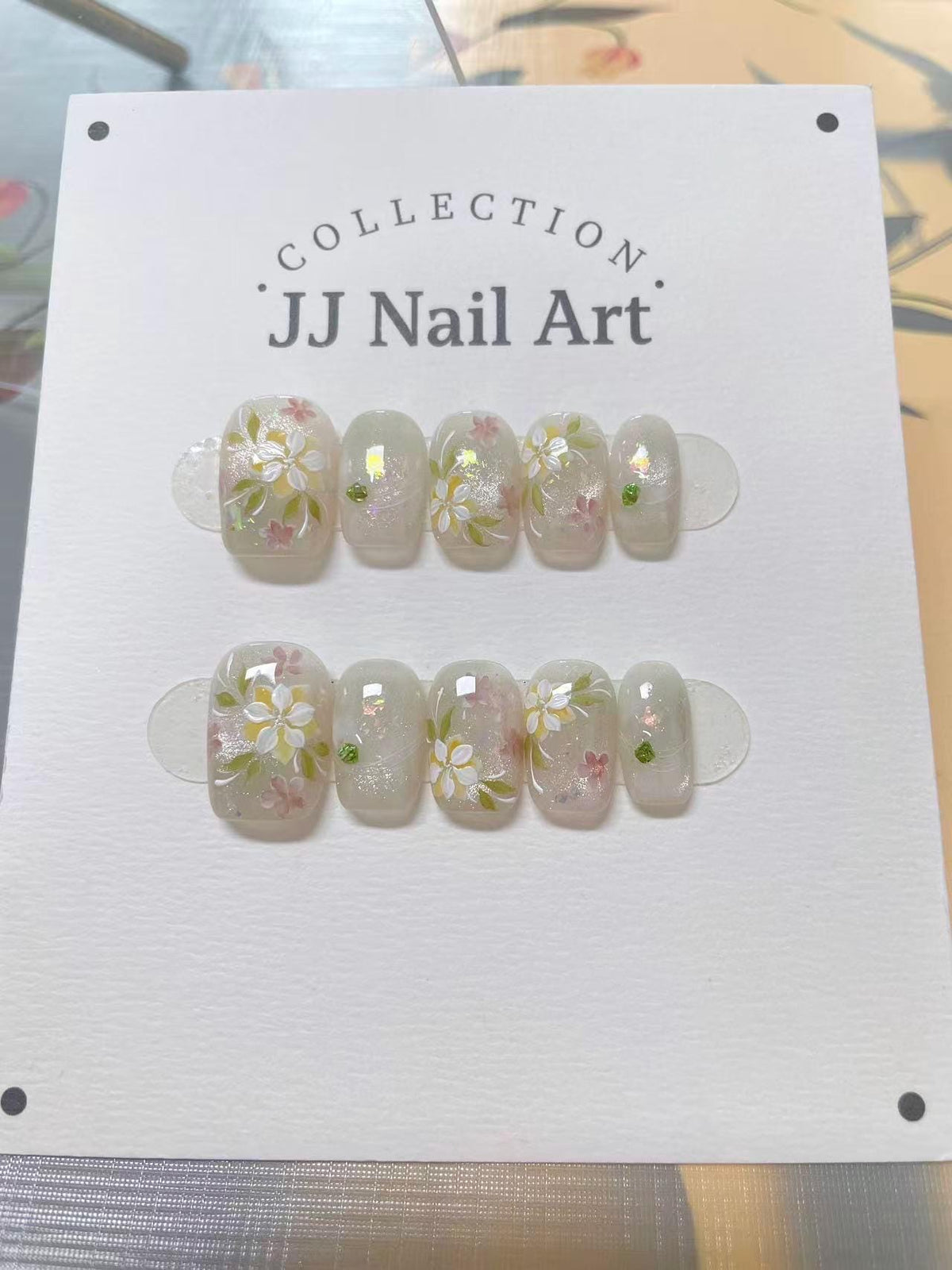 Handmade Yellow White Petals Cat Eye Press On Nails: Reusable Nail Set