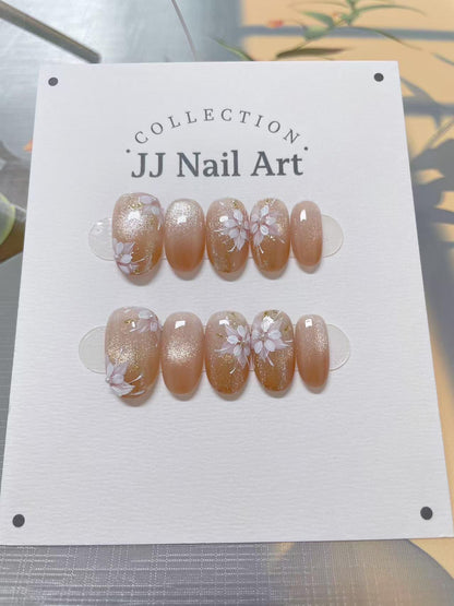 Handmade White Petals Ombre Press On Nails: Reusable Set