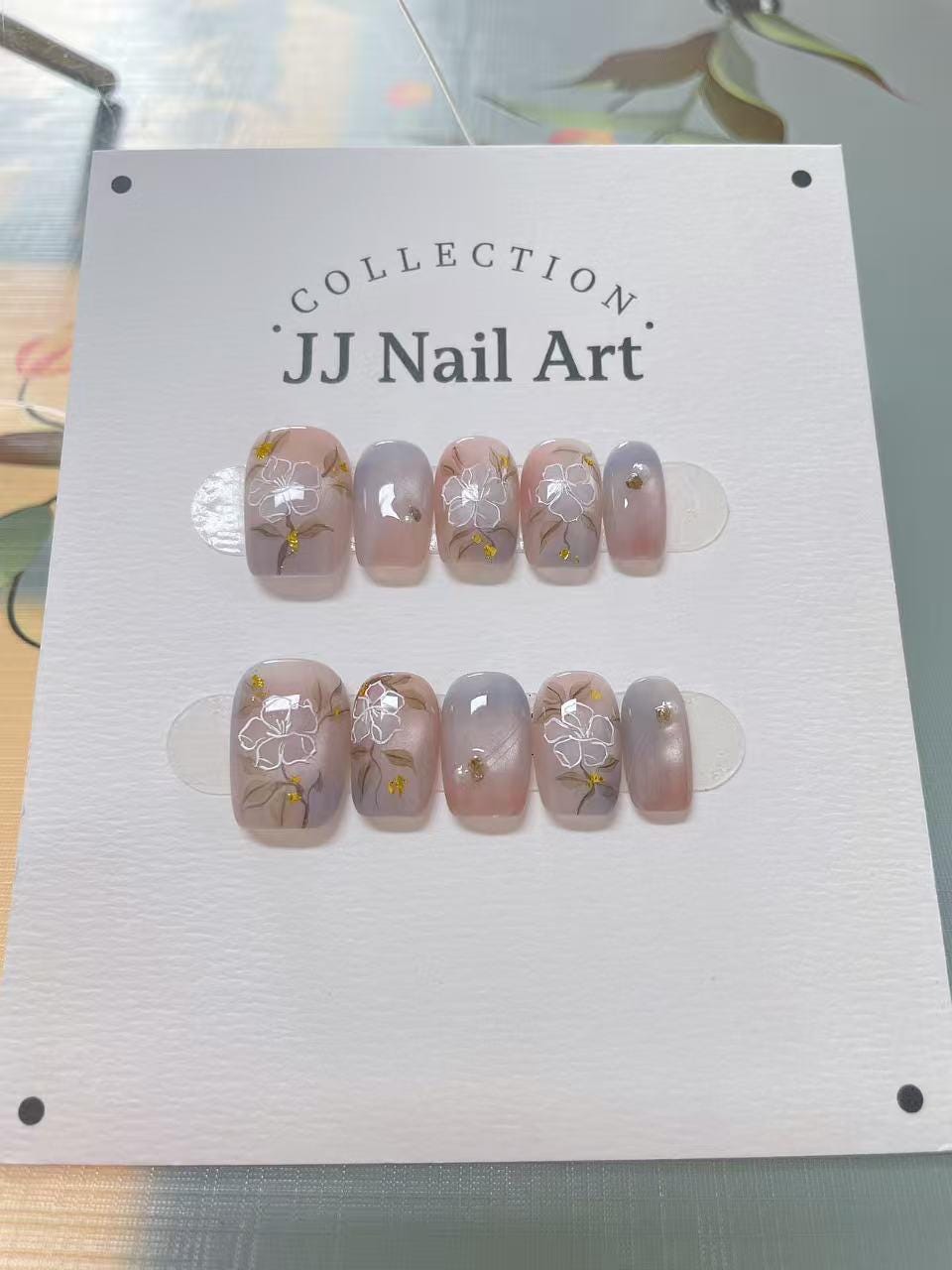Handmade White Flowers Smudge Press On Nails: Reusable Set