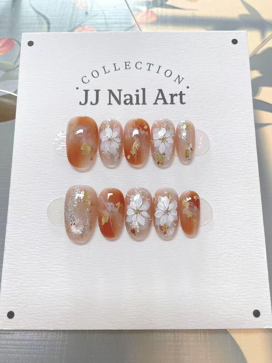 Handmade White Petals Smudge Press On Nails: Reusable Nail Set