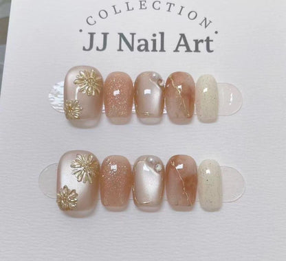 Handmade Golden Petals Cat Eye Press On Nails: Reusable Set